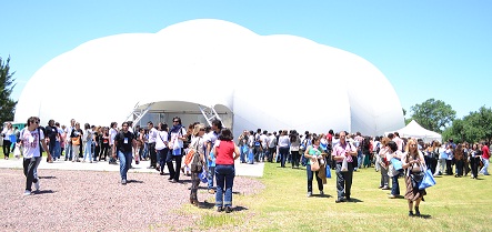 Carpa en el Campus Miguelete