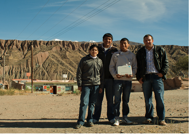 Estudiantes y docente - netbook - sur