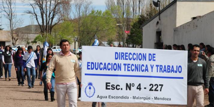 Escuela Nº 4 - Dirección de Educación Técnica y Trabajo