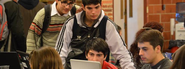 Chicos con netbooks